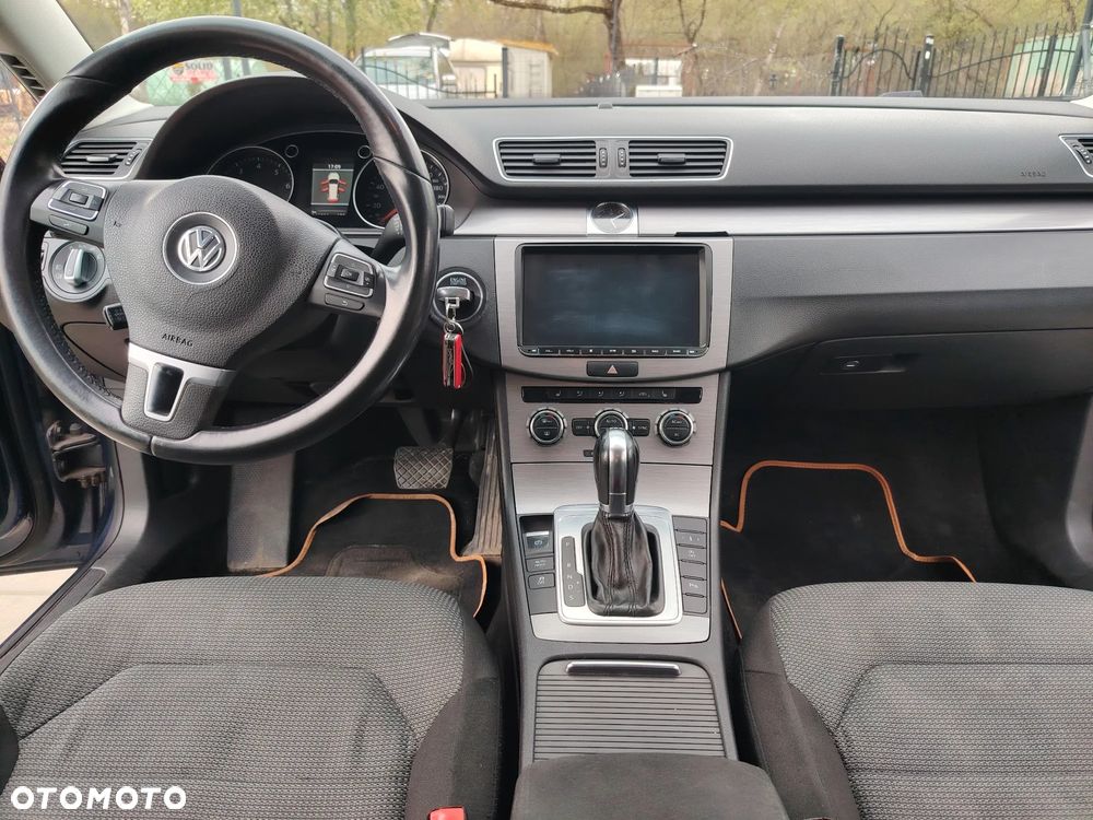 Volkswagen Passat - 13