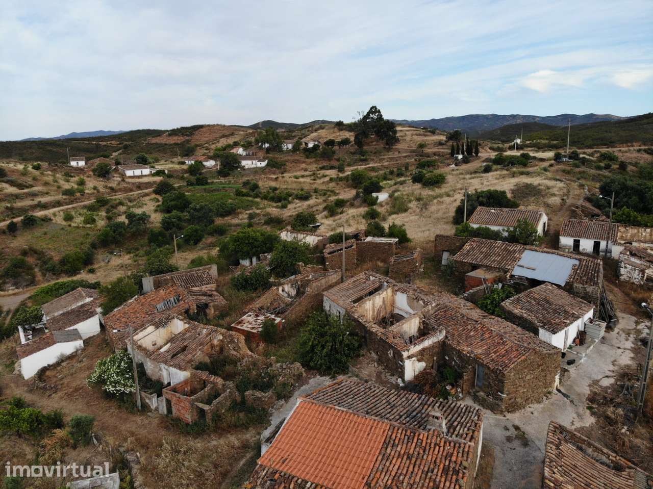 Moradia T4 para Recuperar, zona Alta na Serra de Tavira - Grande imagem: 5/22