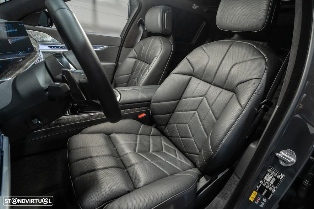BMW 750 750e xDrive Pack Desportivo M - 24