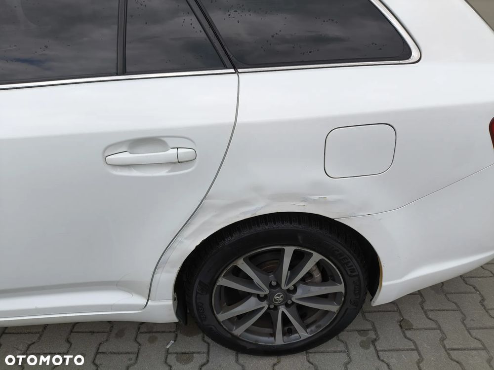 Toyota Avensis 2.0 D-4D Premium - 8