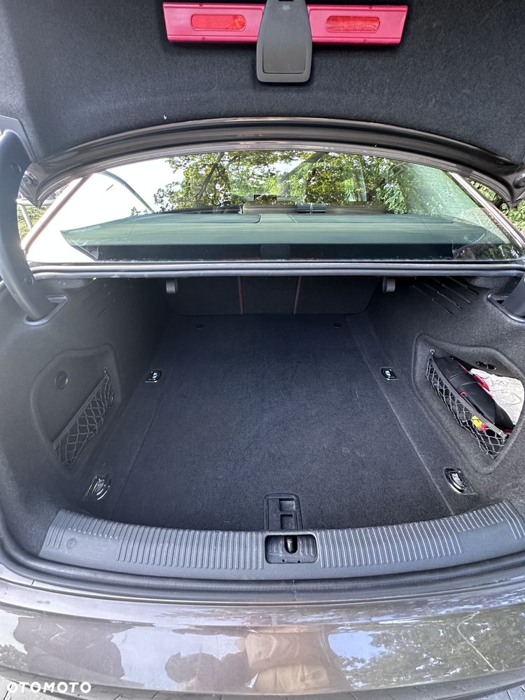 Audi A4 Limousine - 16