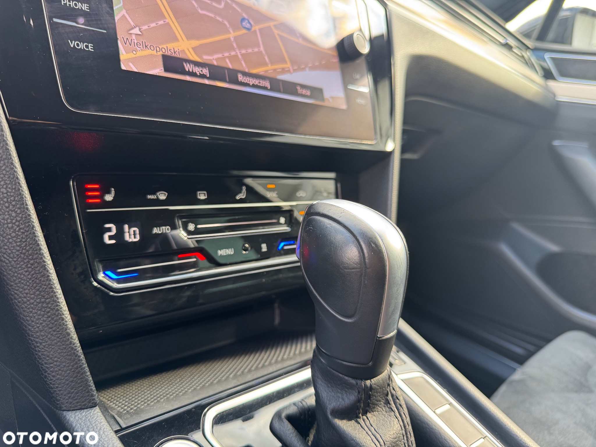 Volkswagen Passat Variant 2.0 TDI SCR DSG 4Motion Elegance - 20