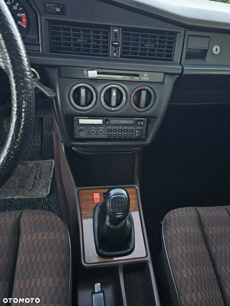 Mercedes-Benz W201 (190) - 16