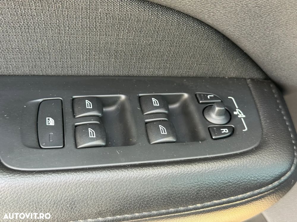 Volvo V60 D3 Momentum - 13