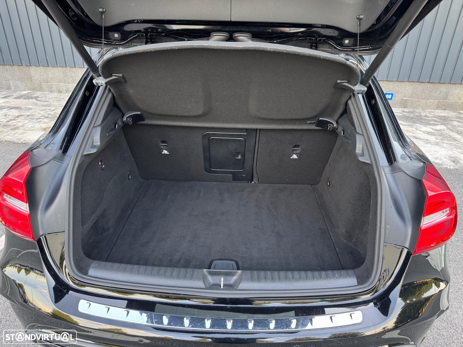 Mercedes-Benz GLA 200 (CDI) d 4Matic 7G-DCT AMG Line - 17