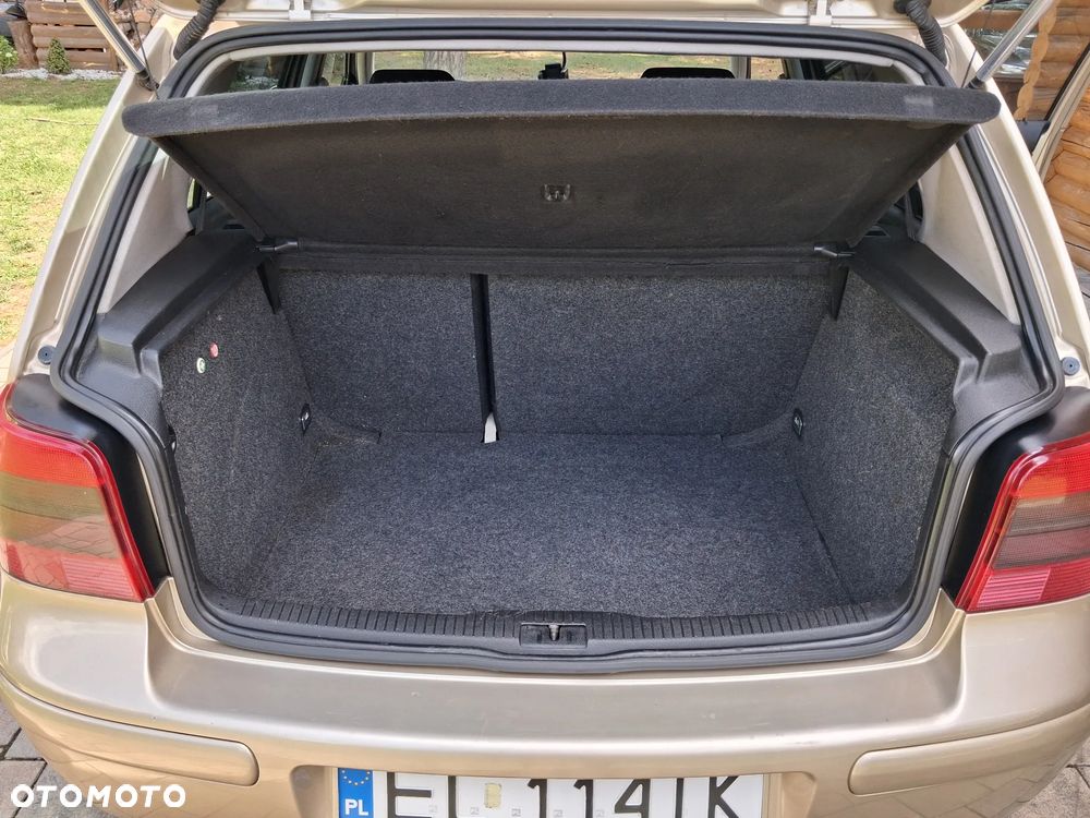 Volkswagen Golf - 26
