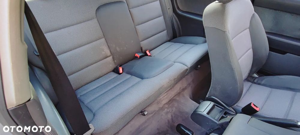 Audi A3 3-drzwiowe 1.6 Ambiente - 12