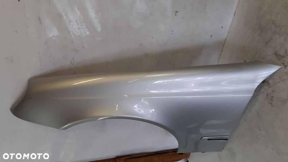* BŁOTNIK PRZÓD LEWY MERCEDES W211 E-KLASA C744 - 2