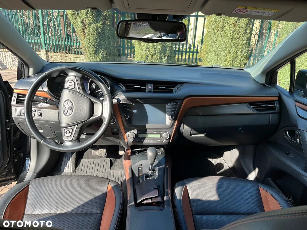 Toyota Avensis 1.8 Prestige MS - 13