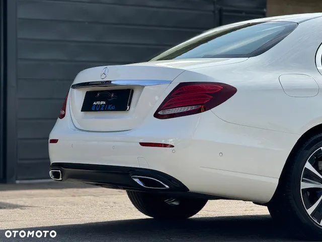 Mercedes-Benz Klasa E 220 d 9G-TRONIC - 12