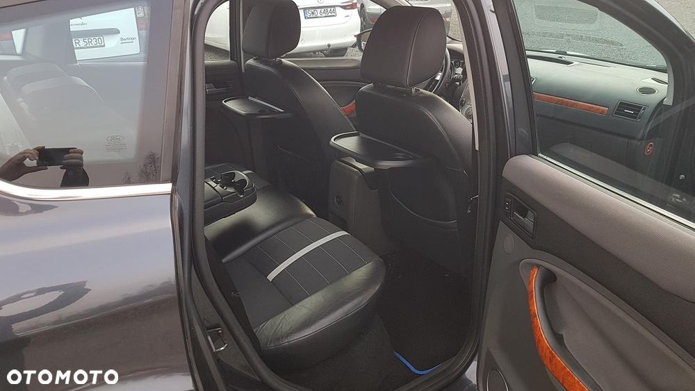 Ford Kuga 2.0 TDCi 4x4 Titanium - 27