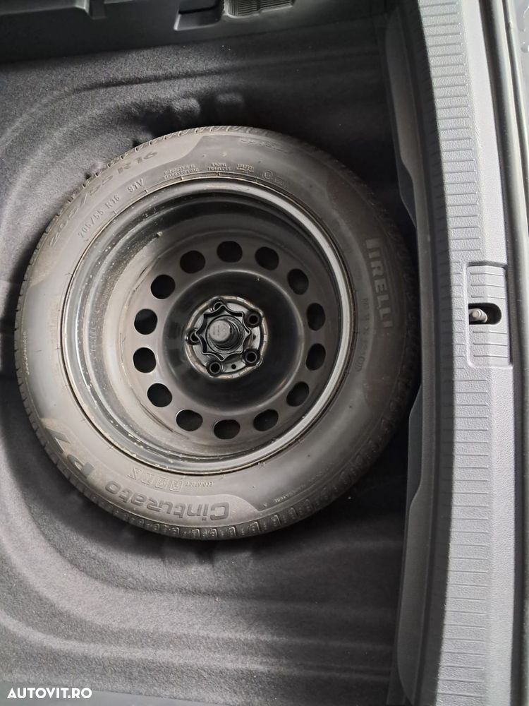 Volkswagen Golf - 24