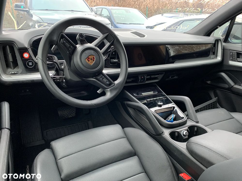 Porsche Cayenne - 22