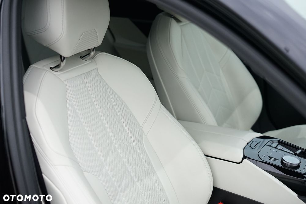 BMW Seria 5 520d xDrive mHEV - 36