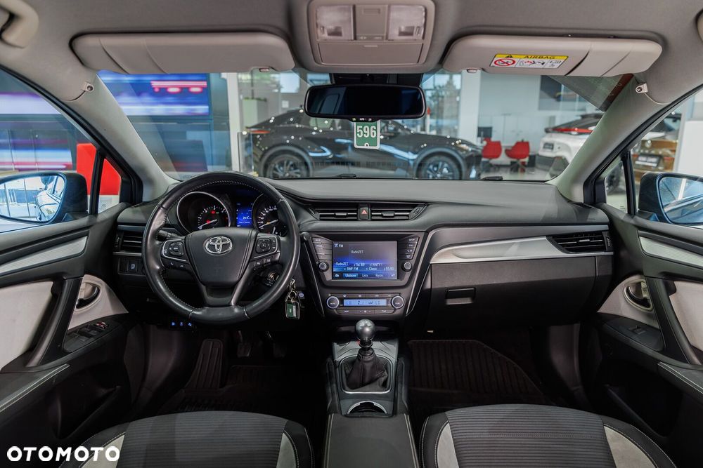Toyota Avensis 2.0 D-4D Premium - 6