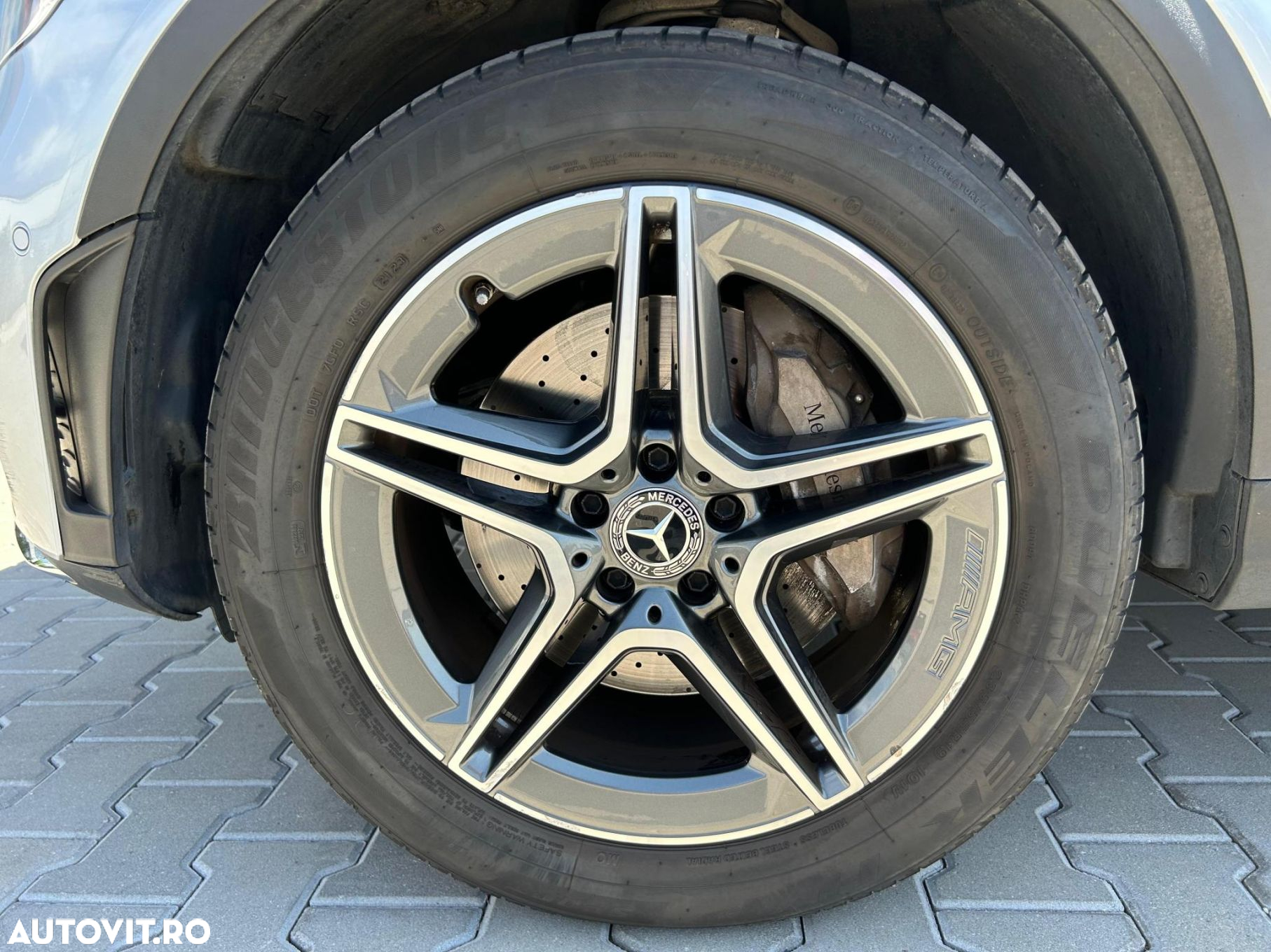Mercedes-Benz GLC 300 e 4Matic 9G-TRONIC AMG Line - 28