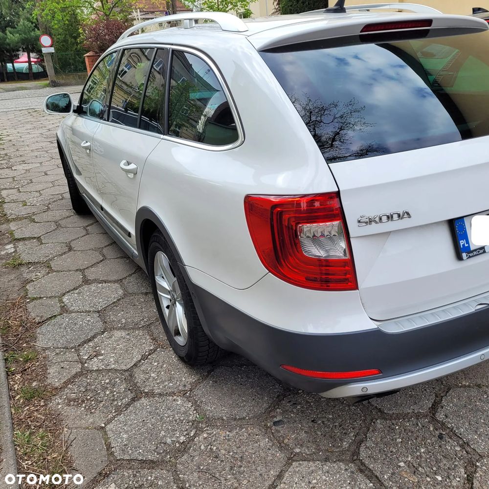 Skoda Superb 2.0 TDI 4x4 Platinum Outdoor DSG - 2