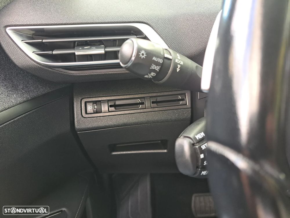 Peugeot 5008 BlueHDI 130 EAT8 Allure - 18