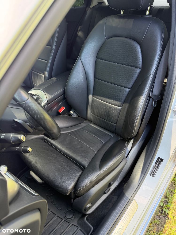 Mercedes-Benz Klasa C 200 9G-TRONIC Exclusive - 19