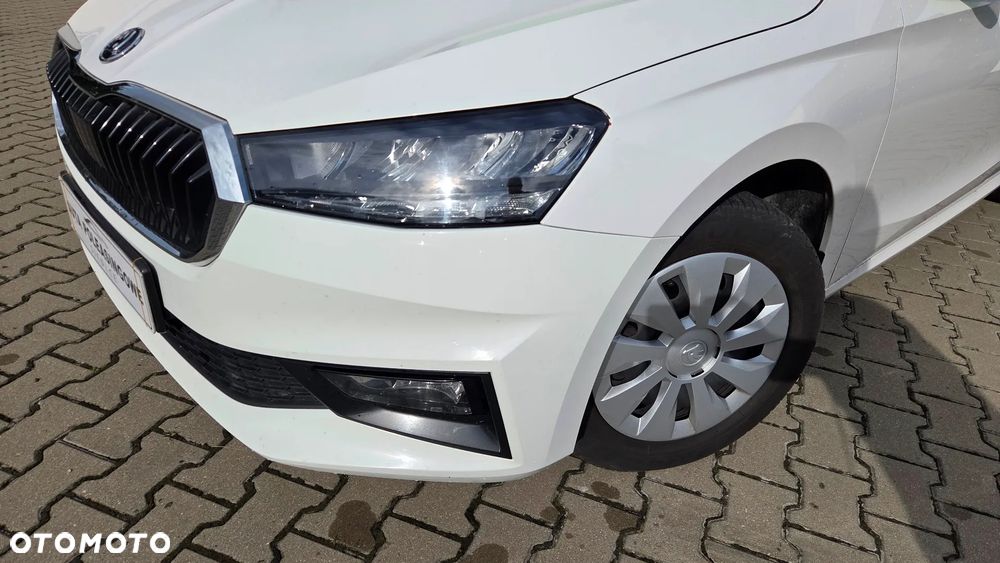 Skoda Fabia 1.0 Essence - 3