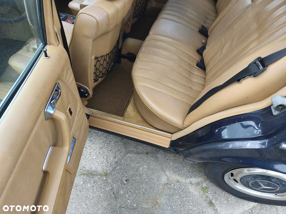 Mercedes-Benz W123 - 16