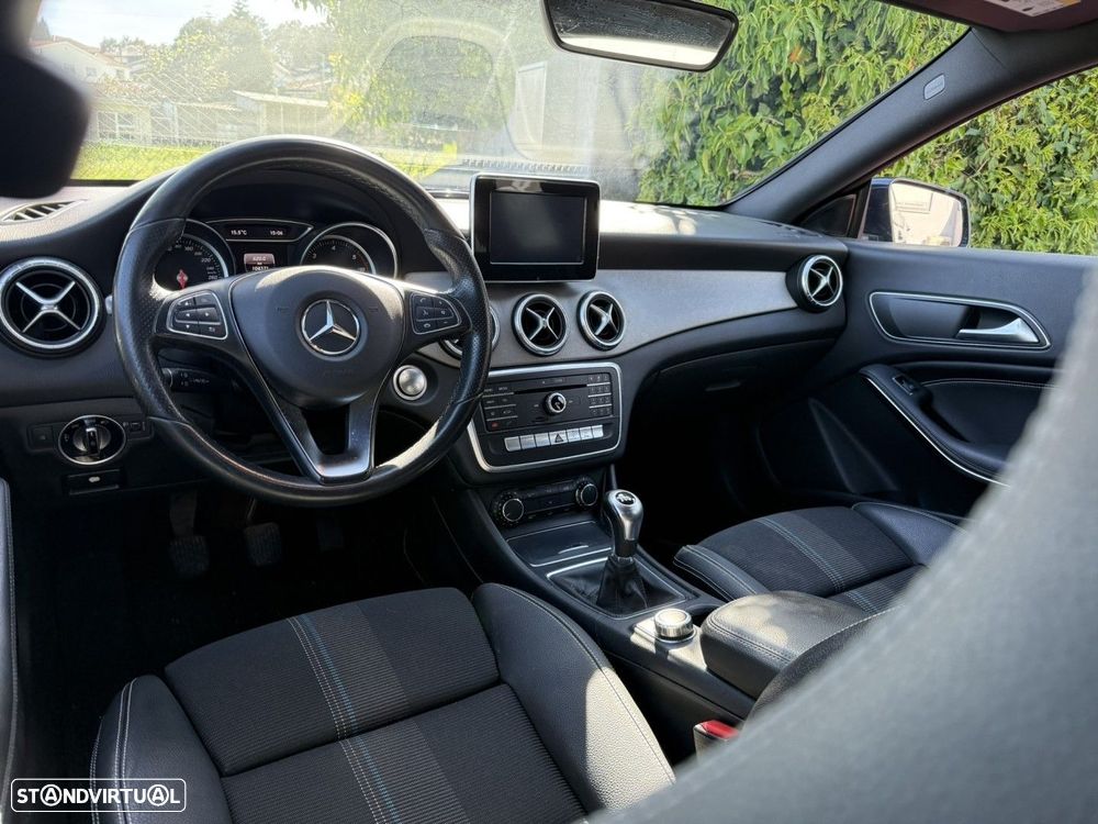 Mercedes-Benz CLA 180 d Shooting Brake Urban - 11