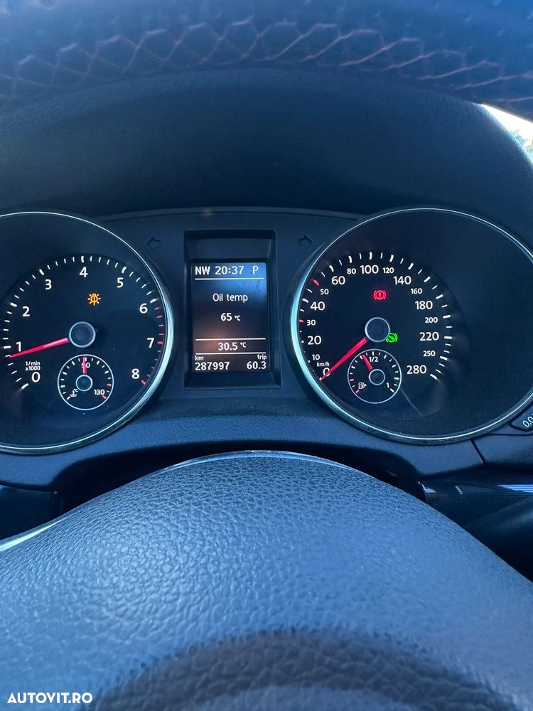 Volkswagen Golf - 6