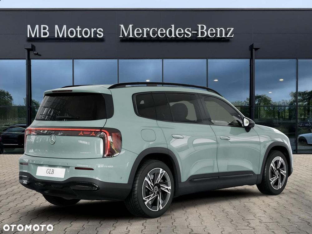 Mercedes-Benz GLB - 4