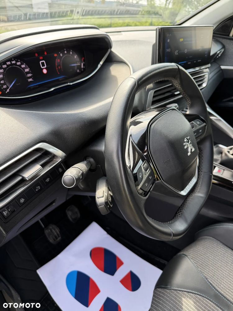 Peugeot 3008 1.2 PureTech Allure S&S - 27
