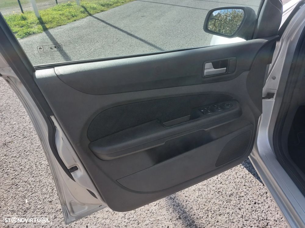 Ford Focus SW 1.6 TDCi Trend - 13