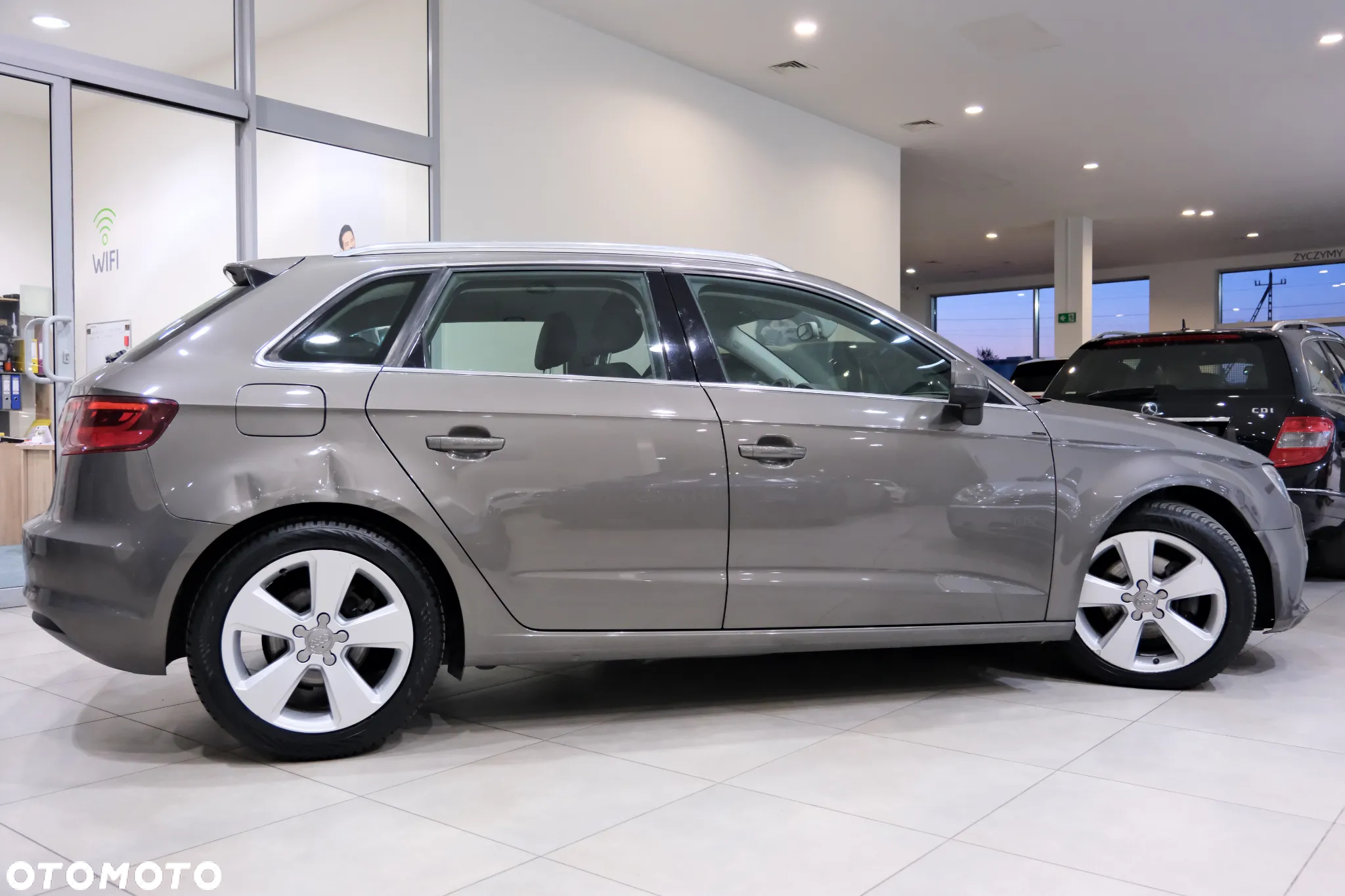 Audi A3 1.6 TDI Sportback S tronic Ambiente - 14
