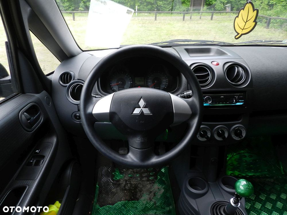 Mitsubishi Colt - 12