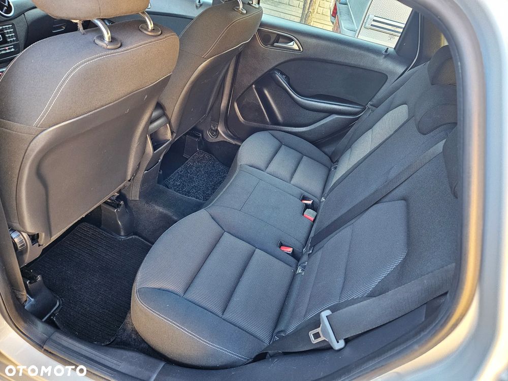 Mercedes-Benz Klasa B 180 (BlueEFFICIENCY) - 10