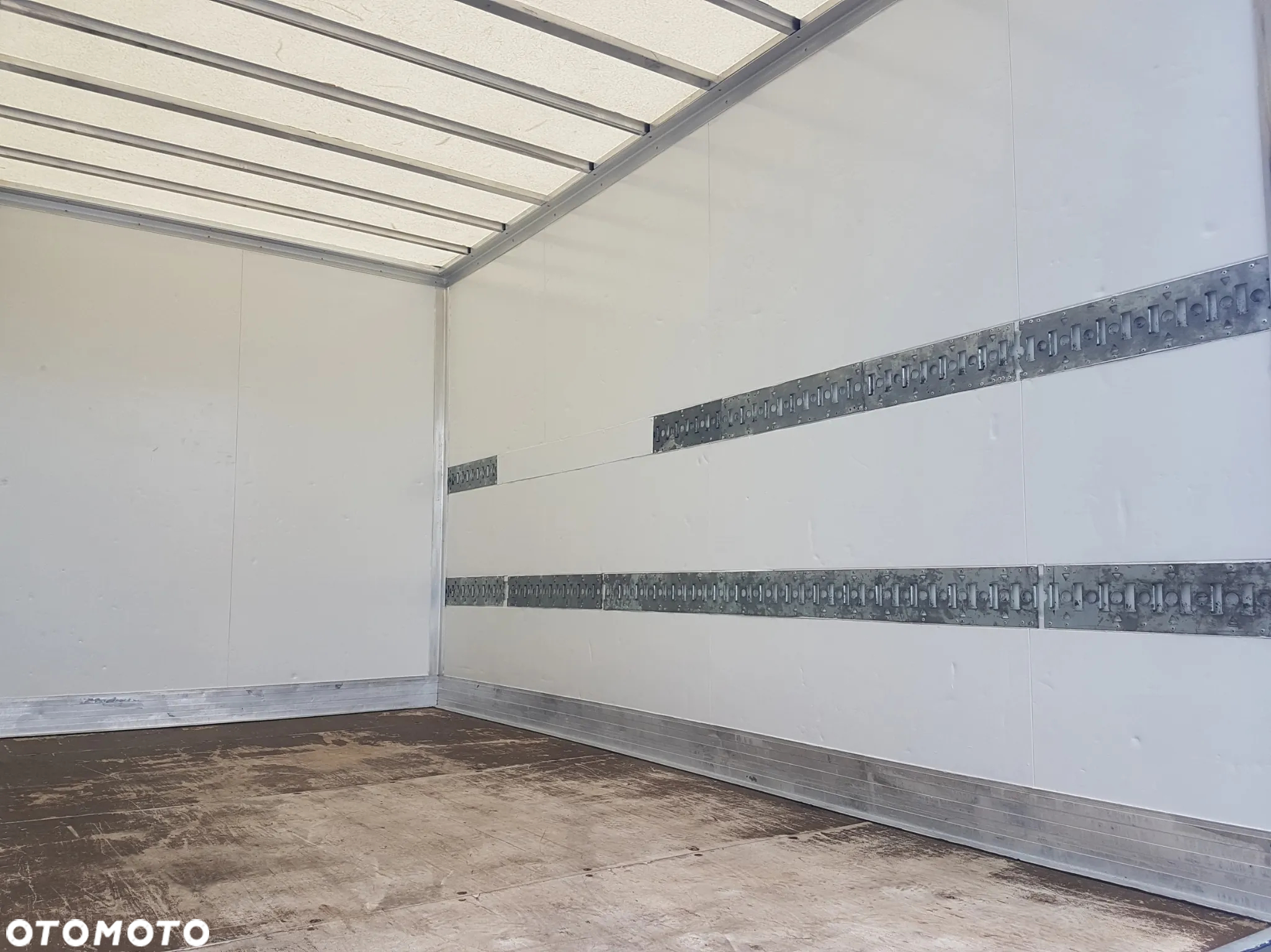 Volkswagen CRAFTER 8 EP KONTENER 4,10x2,15x2,32 KLIMA 2,0 TDI KRAJOWY DMC 3500 KG - 18