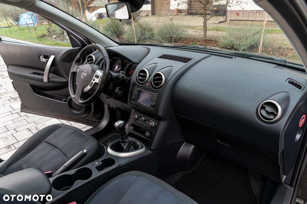 Nissan Qashqai 1.6 I-Way - 23