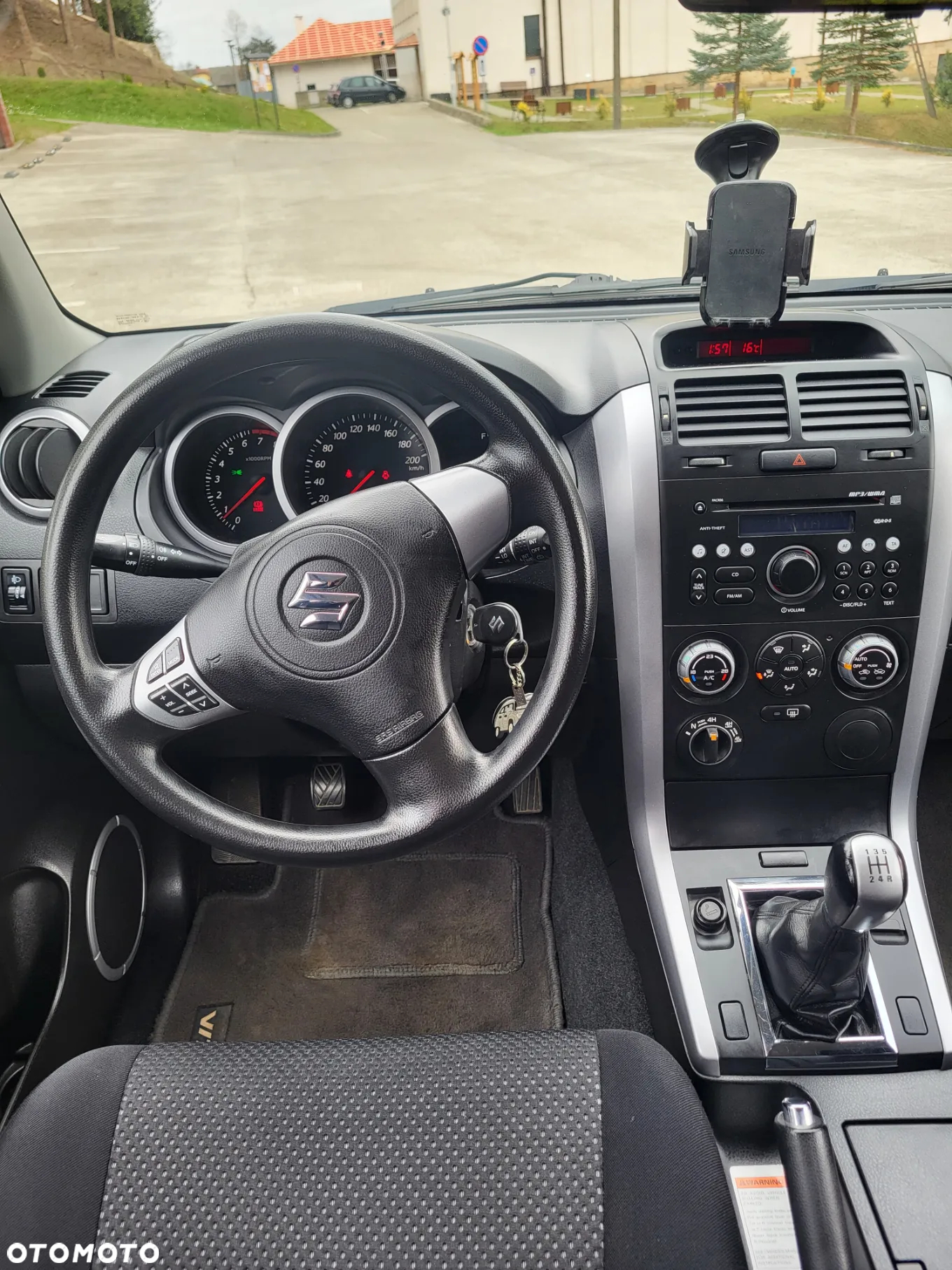 Suzuki Grand Vitara 2.0 - 10
