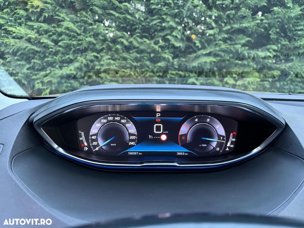 Peugeot 3008 1.5 BlueHDI 130 S&S EAT8 Allure - 32