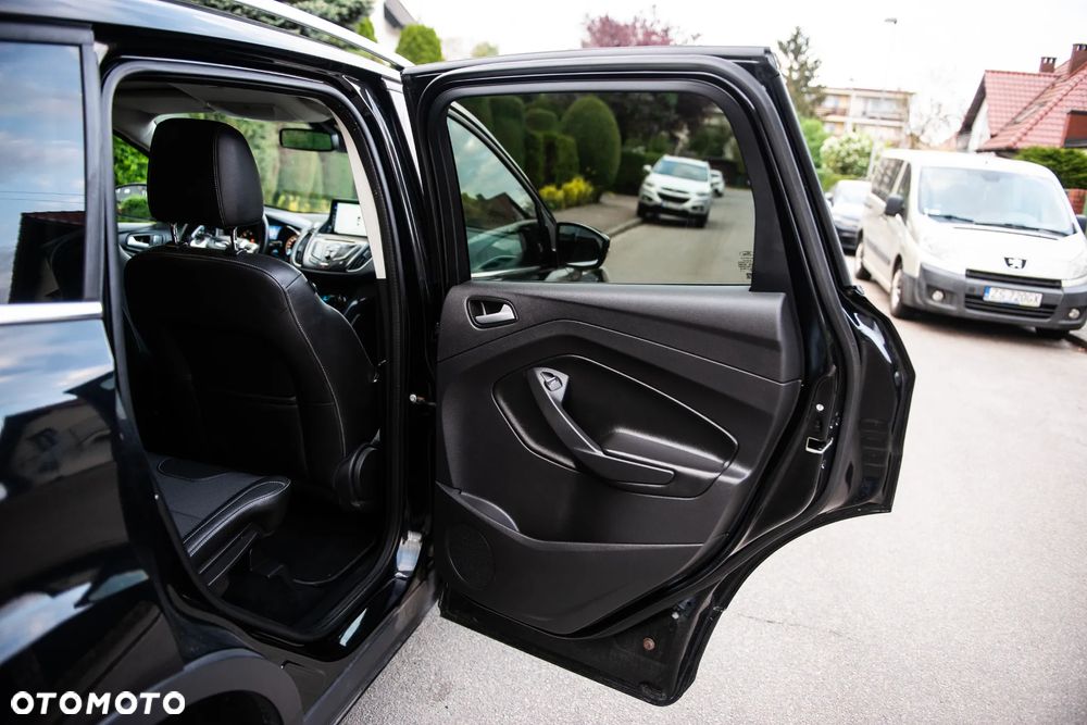 Ford Kuga 2.0 TDCi 4x4 Titanium - 36