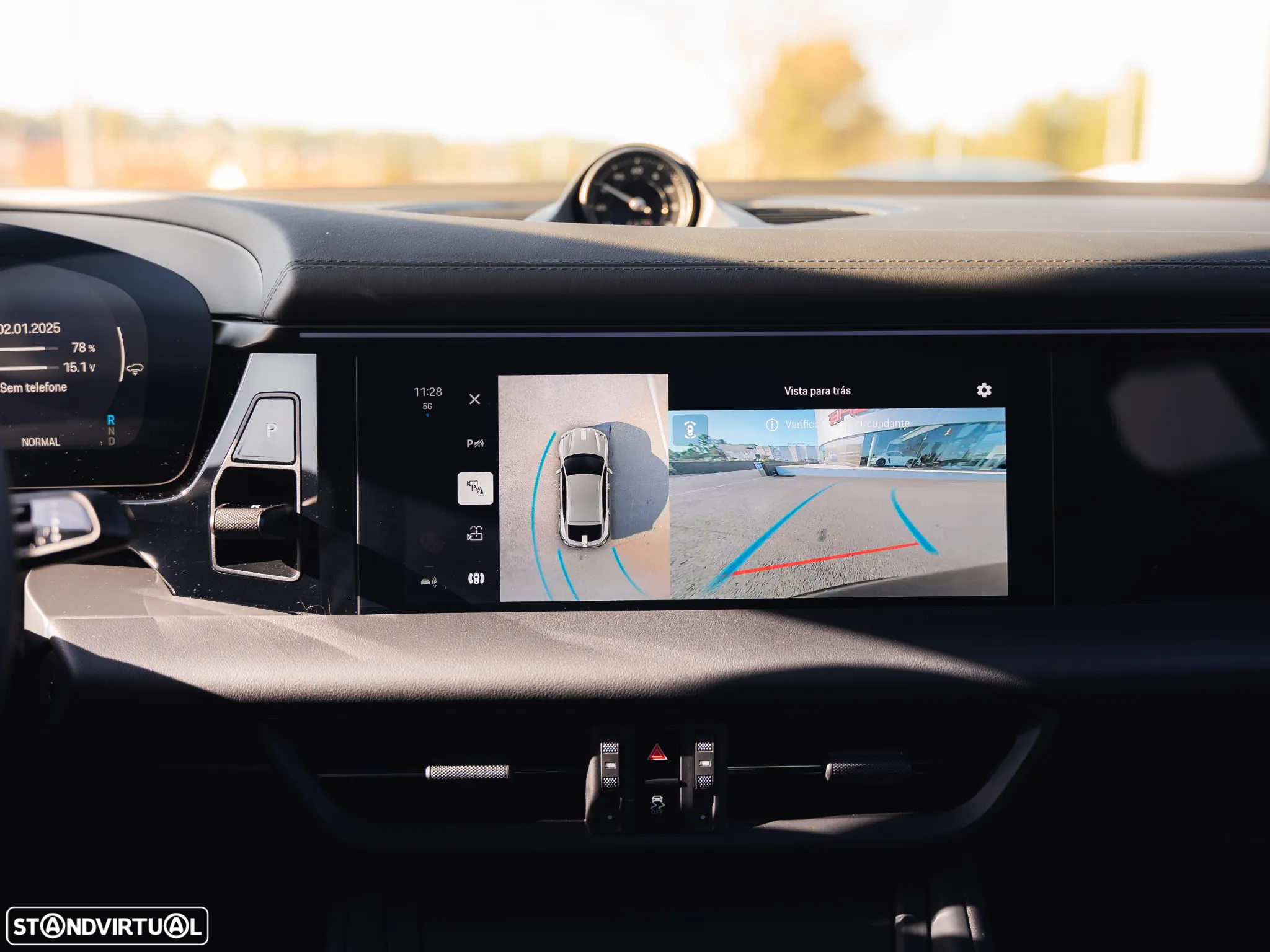 Porsche Macan Electric 4 - 32