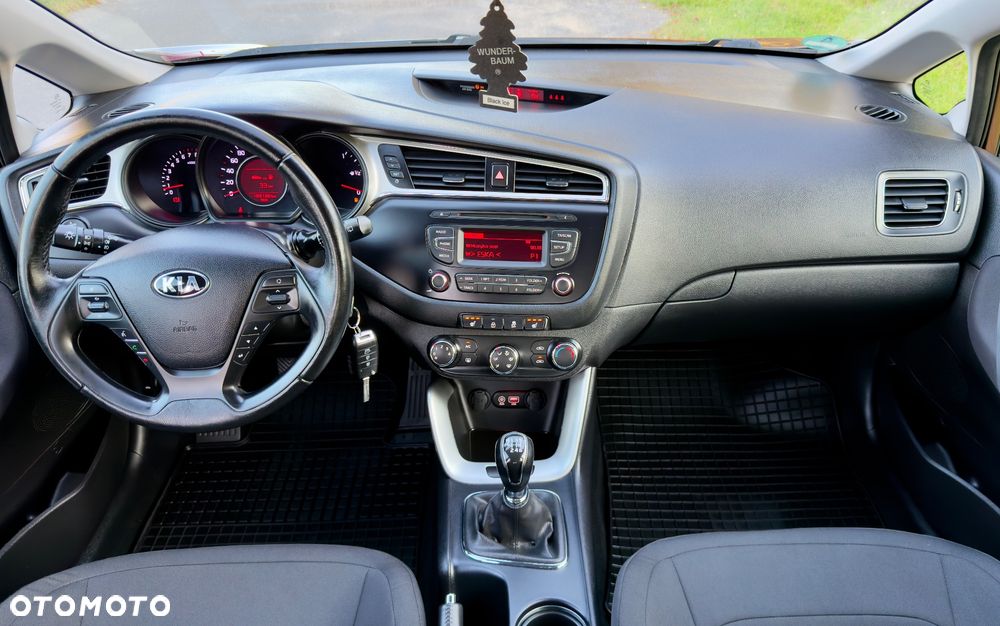 Kia Ceed 1.4 CVVT ISG Dream-Team Edition - 10