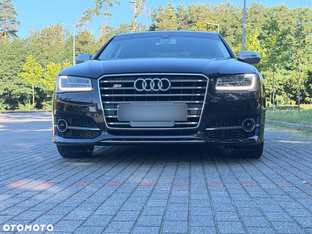 Audi S8 Plus - 5