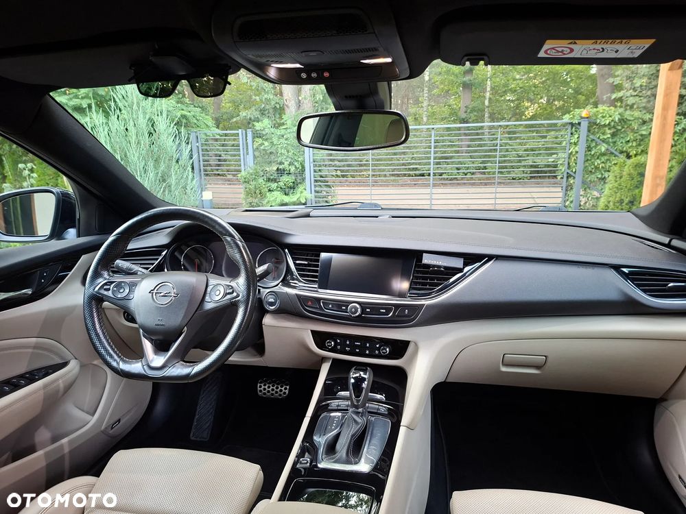 Opel Insignia 2.0 T 4x4 Innovation S&S - 11