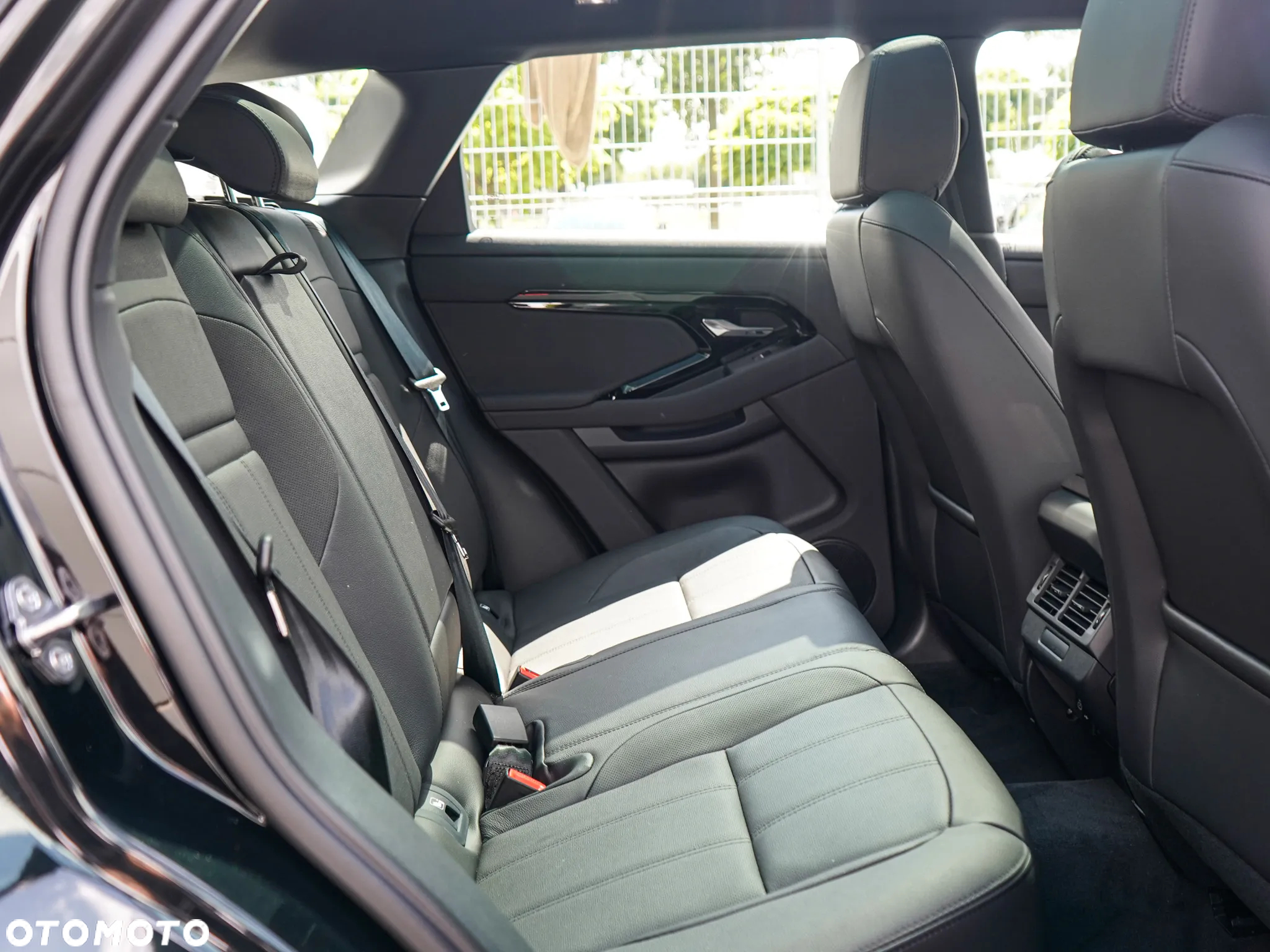 Land Rover Range Rover Evoque D165 S - 25