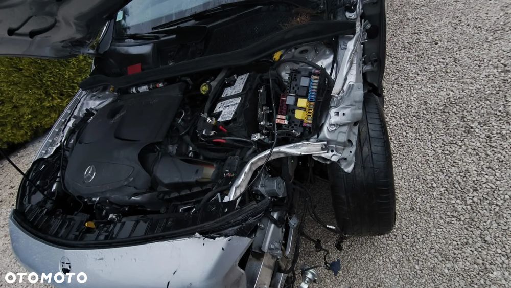 Mercedes-Benz GLA 180 7G-DCT AMG Line - 10