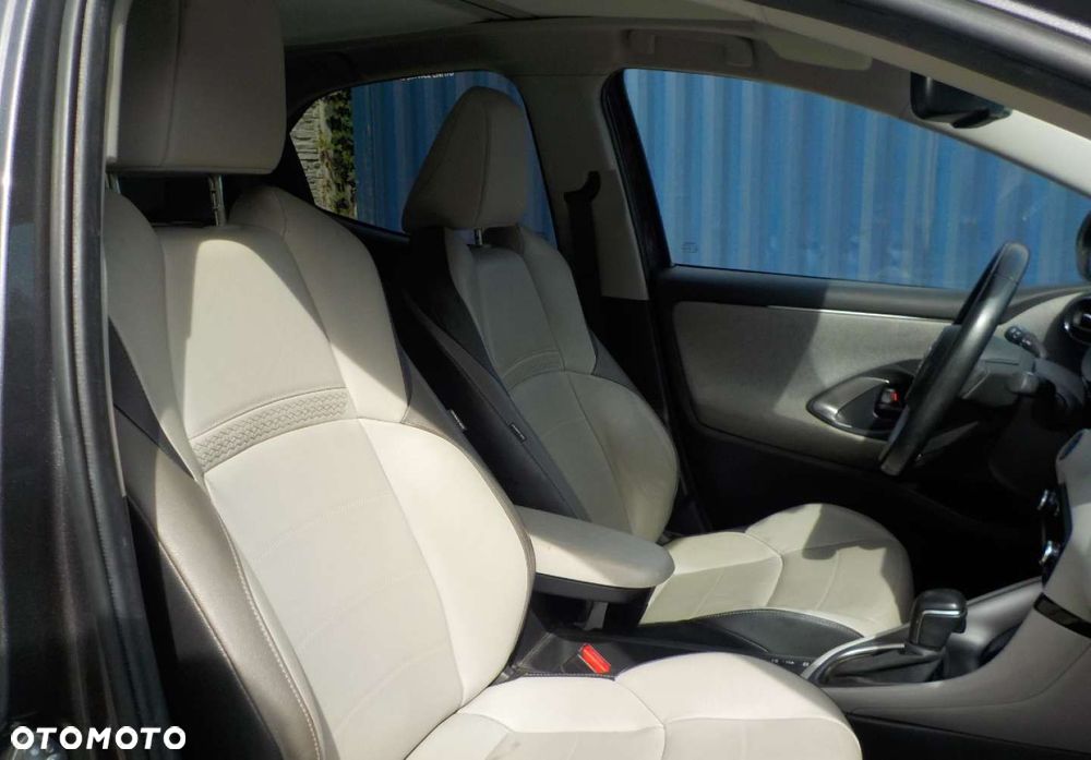 Toyota Yaris - 18