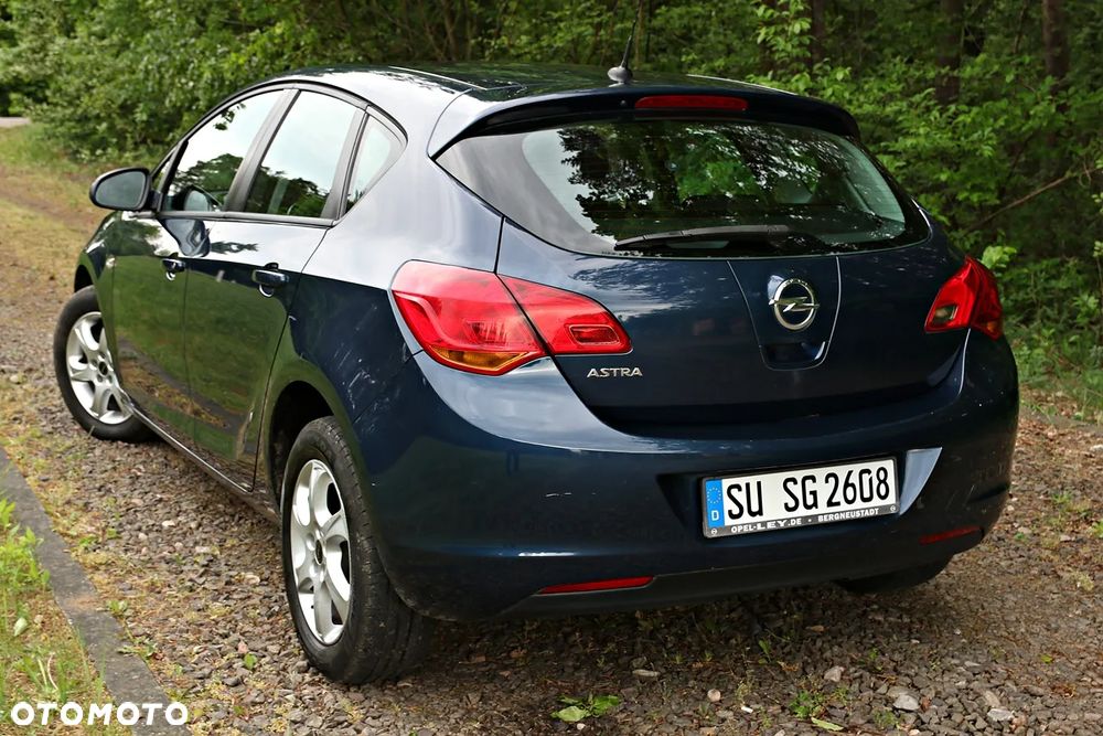 Opel Astra 1.6 - 24