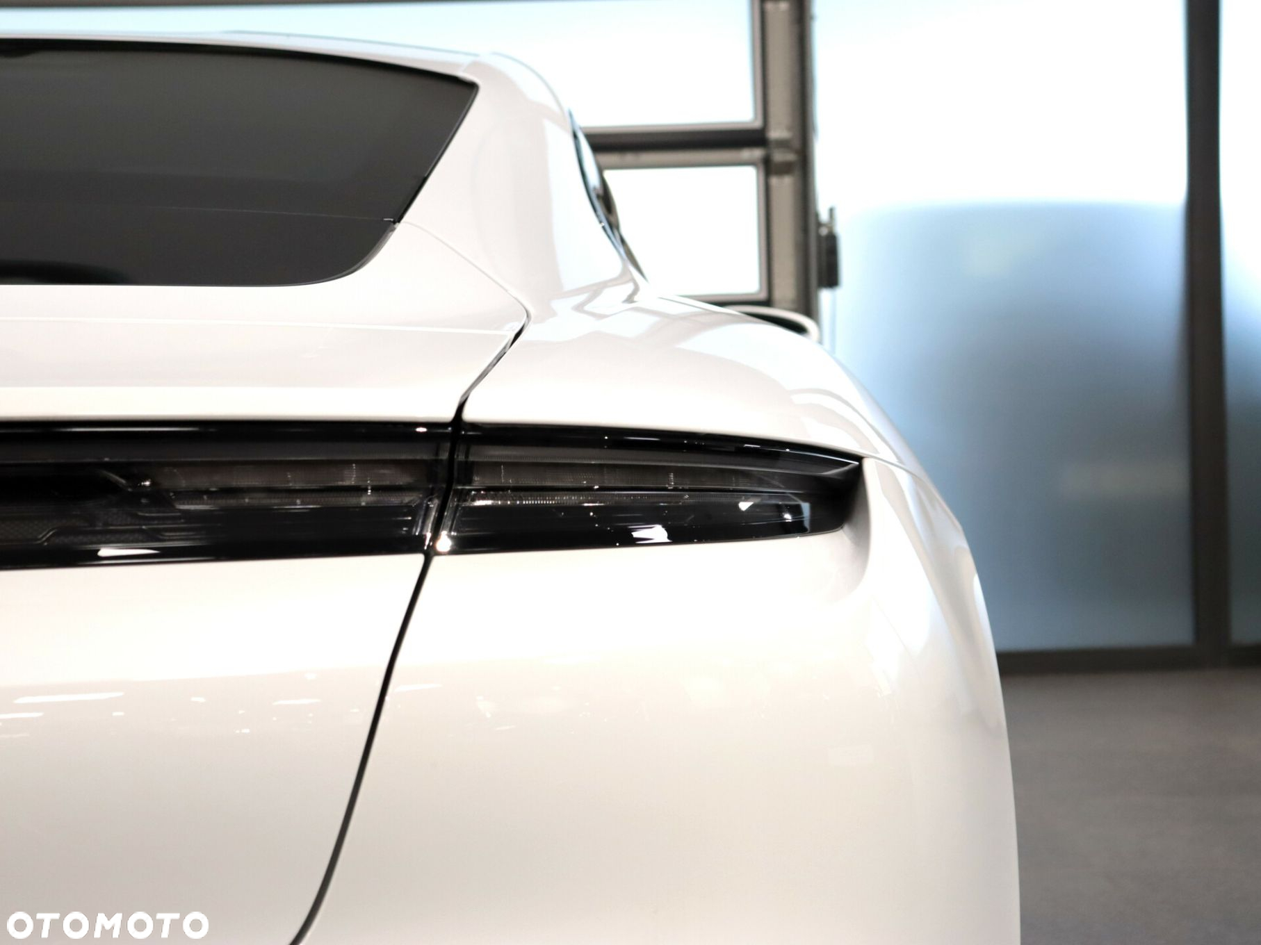 Porsche Taycan Performance Plus - 10