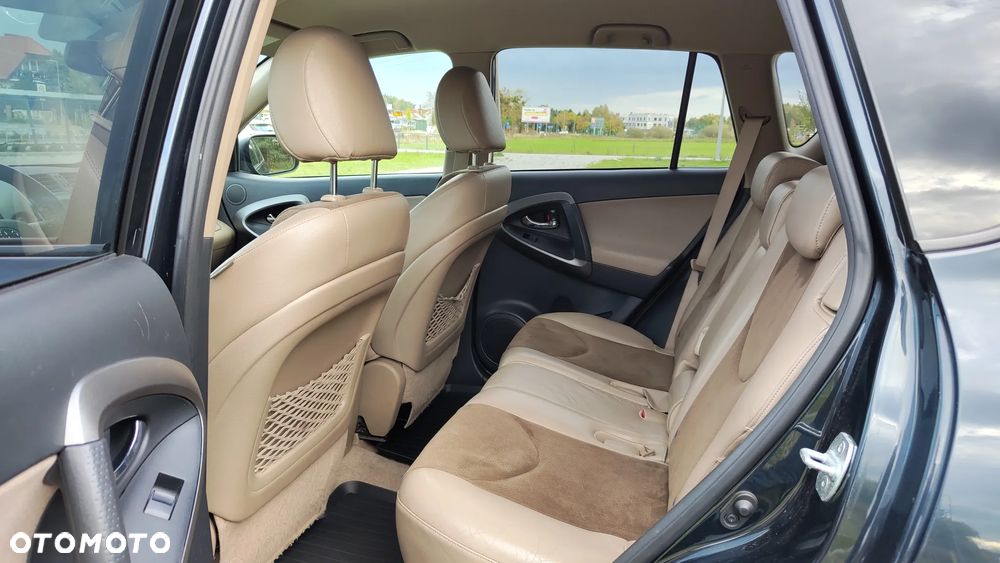 Toyota RAV4 2.0 VVT-i Premium - 13