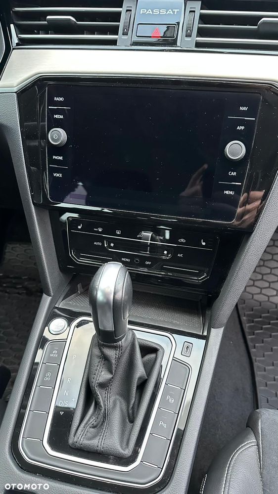 Volkswagen Passat 1.5 TSI EVO Elegance DSG - 19