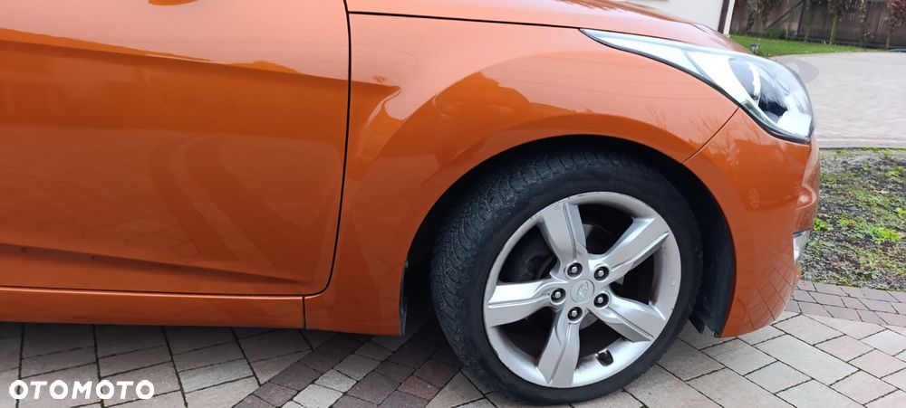 Hyundai Veloster - 14